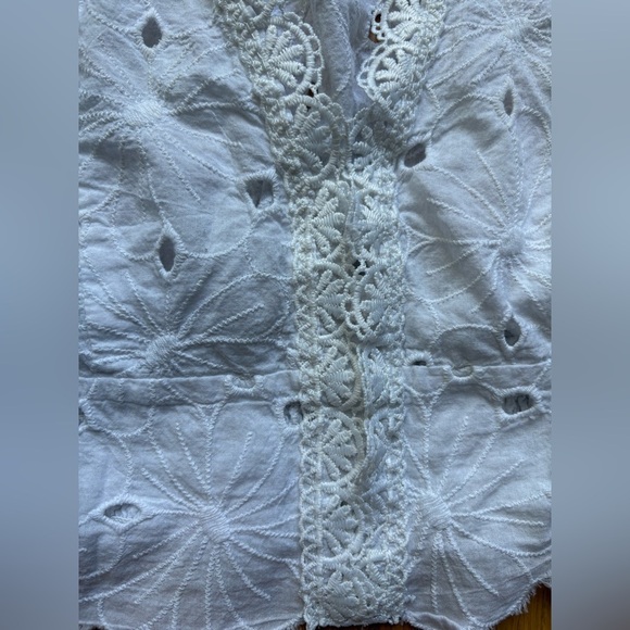 White lace crop long sleeve - Picture 3 of 5